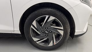 Used 2021 Hyundai New i20 Asta (O) 1.0 Turbo DCT Petrol Automatic tyres RIGHT FRONT TYRE RIM VIEW