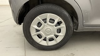 Used 2019 Maruti Suzuki Ignis [2017-2020] Delta AMT Petrol Petrol Automatic tyres RIGHT REAR TYRE RIM VIEW