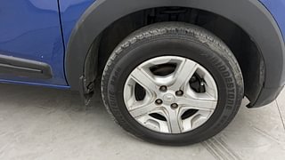 Used 2020 Renault Triber RXZ Petrol Manual tyres RIGHT FRONT TYRE RIM VIEW
