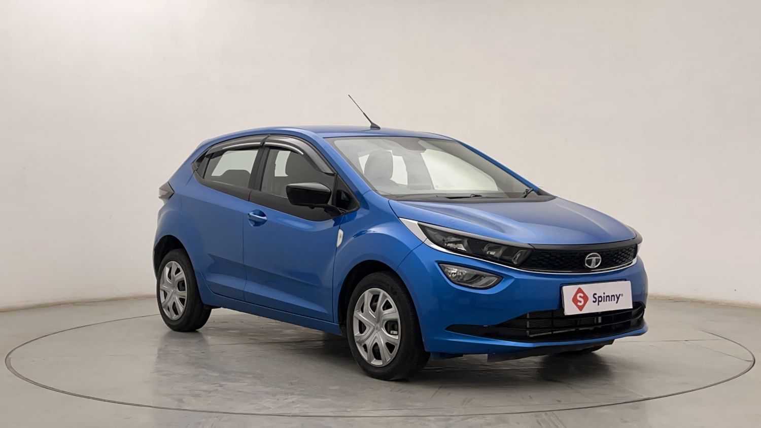 New Tata Altroz exterior RIGHT FRONT CORNER VIEW