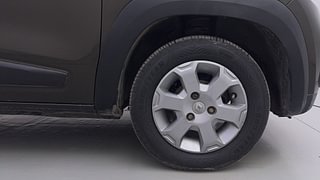 Used 2018 Renault Kwid [2017-2019] CLIMBER 1.0 AMT Petrol Automatic tyres RIGHT FRONT TYRE RIM VIEW