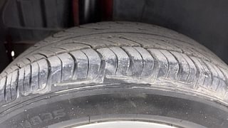 Used 2015 Maruti Suzuki Swift [2011-2017] ZDi Diesel Manual tyres RIGHT REAR TYRE TREAD VIEW
