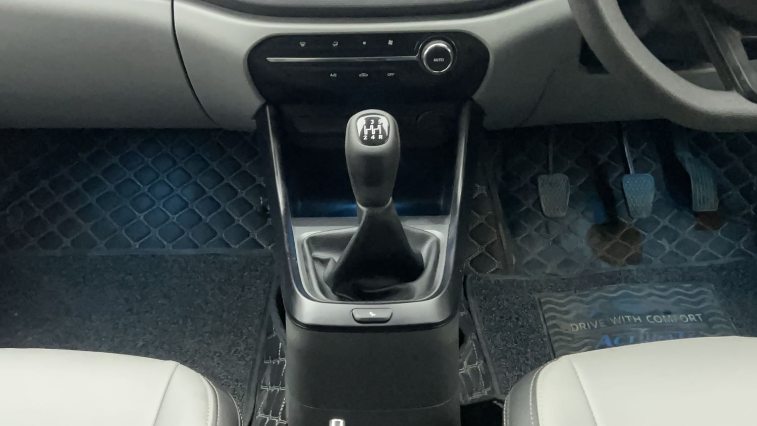 New Tata Altroz interior GEAR  KNOB VIEW