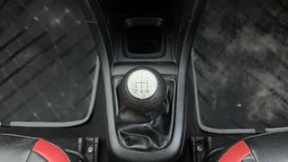 Used 2015 Maruti Suzuki Swift [2011-2017] ZDi Diesel Manual interior GEAR  KNOB VIEW