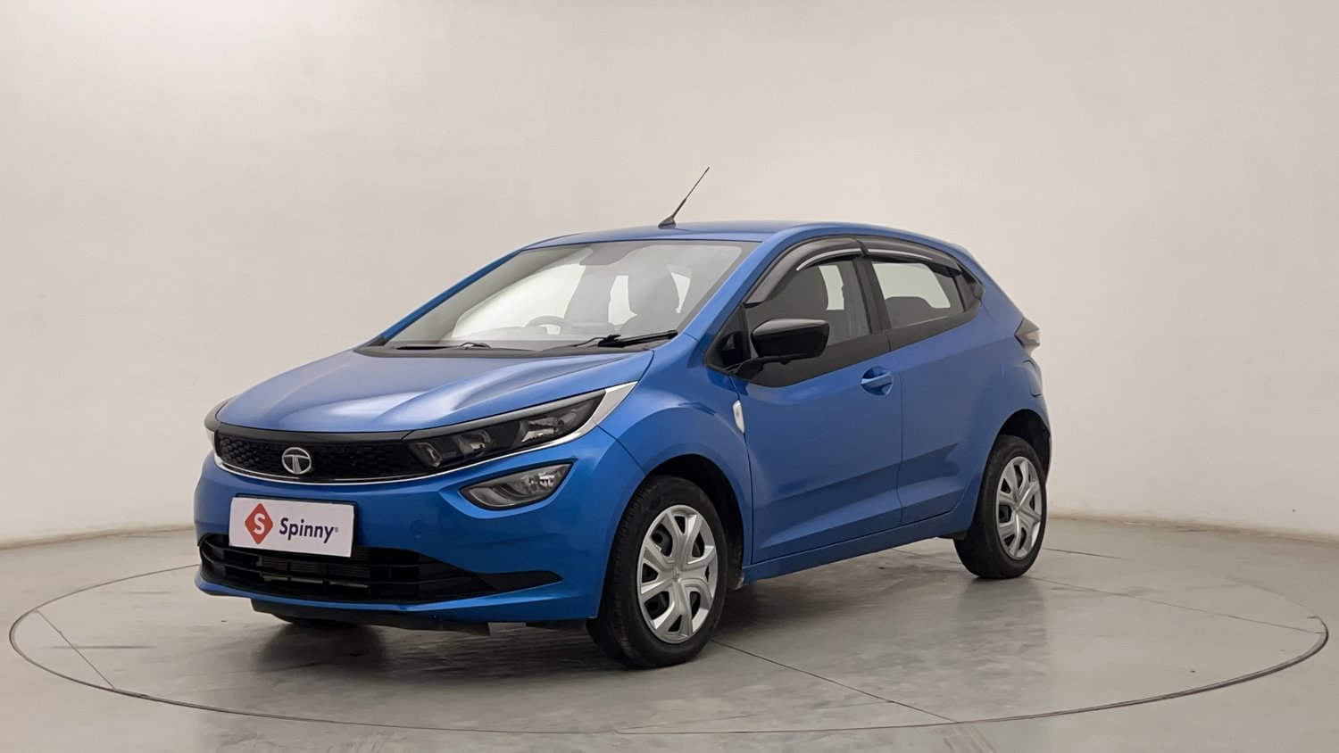 New Tata Altroz exterior LEFT FRONT CORNER VIEW