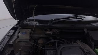 Used 2018 Renault Kwid [2017-2019] CLIMBER 1.0 AMT Petrol Automatic engine ENGINE RIGHT SIDE HINGE & APRON VIEW