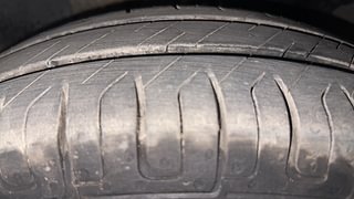 Used 2018 Renault Kwid [2017-2019] CLIMBER 1.0 AMT Petrol Automatic tyres LEFT FRONT TYRE TREAD VIEW