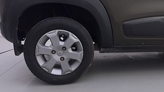 Used 2018 Renault Kwid [2017-2019] CLIMBER 1.0 AMT Petrol Automatic tyres RIGHT REAR TYRE RIM VIEW