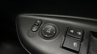 Used 2017 Honda WR-V [2017-2020] i-VTEC S Petrol Manual top_features Adjustable ORVM