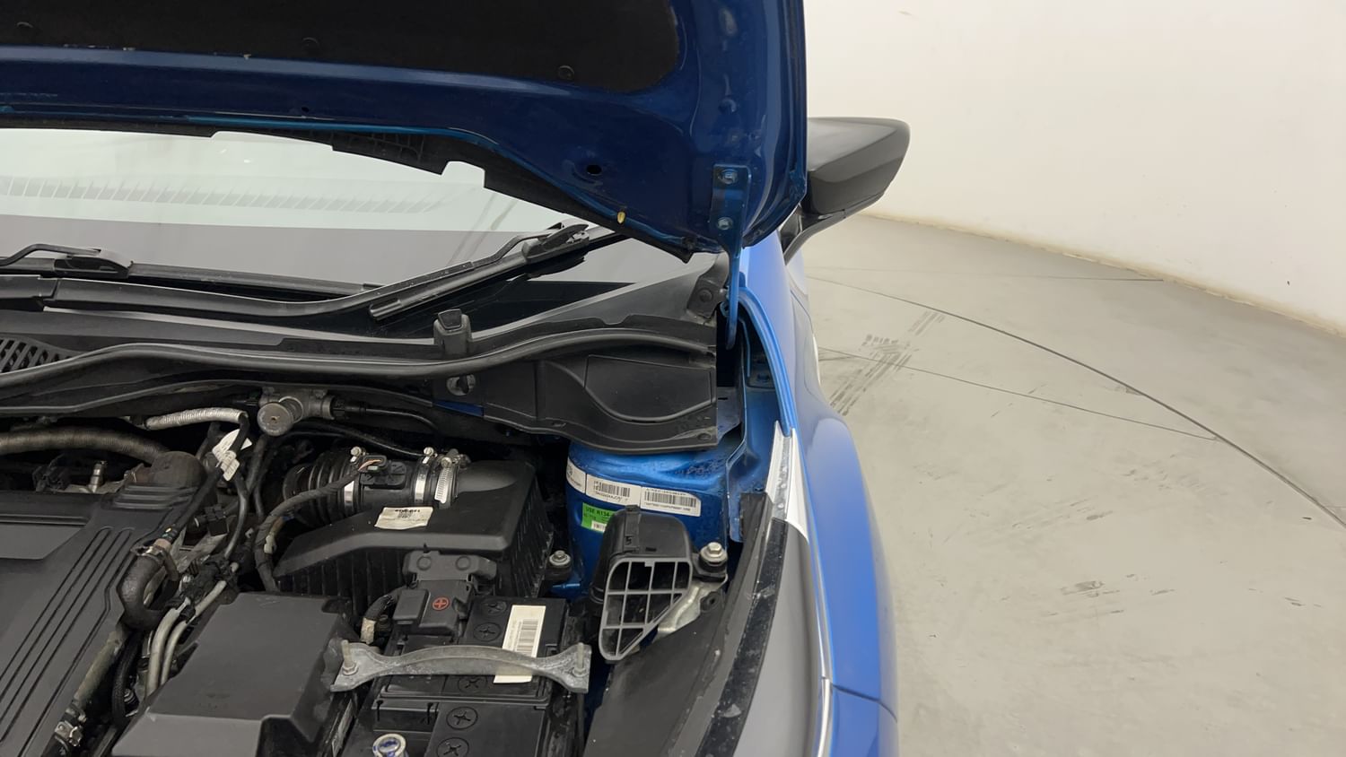 New Tata Altroz engine ENGINE LEFT SIDE HINGE & APRON VIEW