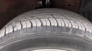 Used 2015 Maruti Suzuki Swift [2011-2017] ZDi Diesel Manual tyres RIGHT FRONT TYRE TREAD VIEW