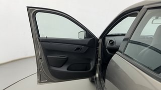 Used 2018 Renault Kwid [2017-2019] RXT 1.0 SCE Special Petrol Manual interior LEFT FRONT DOOR OPEN VIEW