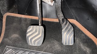 Used 2018 Renault Kwid [2017-2019] CLIMBER 1.0 AMT Petrol Automatic interior PEDALS VIEW