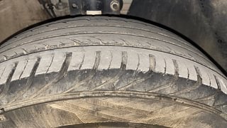 Used 2019 Volkswagen Polo [2018-2022] Comfortline 1.0L (P) Petrol Manual tyres RIGHT FRONT TYRE TREAD VIEW