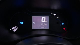 Used 2022 Renault Kwid 1.0 RXT AMT SCE Petrol Automatic interior CLUSTERMETER VIEW
