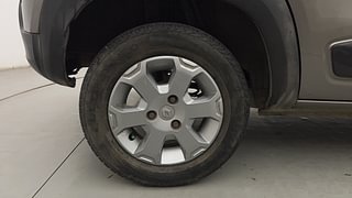 Used 2018 Renault Kwid [2017-2019] CLIMBER 1.0 AMT Petrol Automatic tyres RIGHT REAR TYRE RIM VIEW