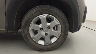 Used 2018 Renault Kwid [2017-2019] CLIMBER 1.0 AMT Petrol Automatic tyres RIGHT FRONT TYRE RIM VIEW