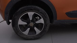 Used 2020 Tata Nexon [2017-2020] XZA Plus AMT Petrol Petrol Automatic tyres RIGHT REAR TYRE RIM VIEW