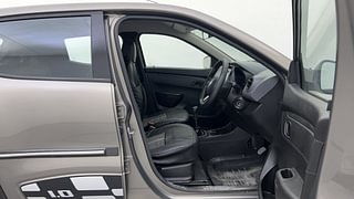 Used 2018 Renault Kwid [2017-2019] RXT 1.0 SCE Special Petrol Manual interior RIGHT SIDE FRONT DOOR CABIN VIEW
