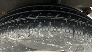 Used 2018 Renault Kwid [2017-2019] RXT 1.0 SCE Special Petrol Manual tyres LEFT REAR TYRE TREAD VIEW