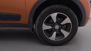 Used 2020 Tata Nexon [2017-2020] XZA Plus AMT Petrol Petrol Automatic tyres RIGHT FRONT TYRE RIM VIEW