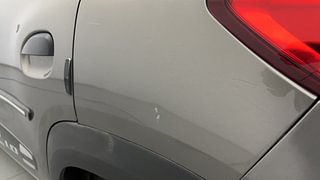 Used 2018 Renault Kwid [2017-2019] RXT 1.0 SCE Special Petrol Manual dents MINOR SCRATCH