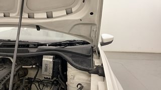 Used 2019 Volkswagen Polo [2018-2022] Comfortline 1.0L (P) Petrol Manual engine ENGINE LEFT SIDE HINGE & APRON VIEW