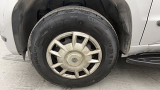 Used 2017 Mahindra TUV300 [2015-2020] T6 Plus Diesel Manual tyres LEFT FRONT TYRE RIM VIEW