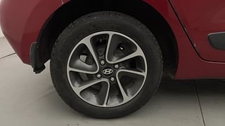 Used 2017 Hyundai Grand i10 [2017-2020] Sportz (O) AT 1.2 Kappa VTVT Petrol Automatic tyres RIGHT REAR TYRE RIM VIEW