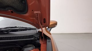 Used 2018 Maruti Suzuki Baleno [2015-2019] Zeta Petrol Petrol Manual engine ENGINE LEFT SIDE HINGE & APRON VIEW