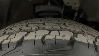 Used 2017 Mahindra TUV300 [2015-2020] T6 Plus Diesel Manual tyres RIGHT FRONT TYRE TREAD VIEW