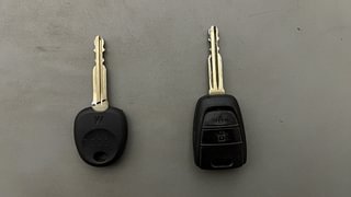 Used 2017 Hyundai Grand i10 [2017-2020] Sportz (O) AT 1.2 Kappa VTVT Petrol Automatic extra CAR KEY VIEW