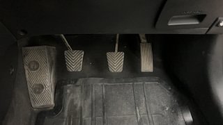 Used 2017 Hyundai Elite i20 [2014-2018] Sportz 1.2 Petrol Manual interior PEDALS VIEW