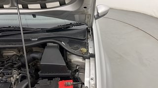 Used 2017 Volkswagen Ameo [2016-2020] Highline1.2L (P) Petrol Manual engine ENGINE LEFT SIDE HINGE & APRON VIEW