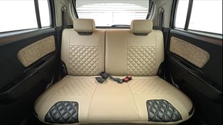 Used 2018 Maruti Suzuki Wagon R 1.0 [2010-2019] VXi Petrol Manual interior REAR SEAT CONDITION VIEW
