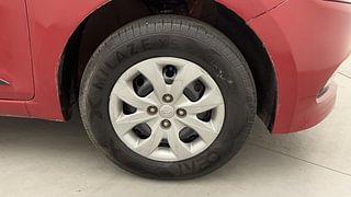 Used 2017 Hyundai Elite i20 [2014-2018] Sportz 1.2 Petrol Manual tyres RIGHT FRONT TYRE RIM VIEW