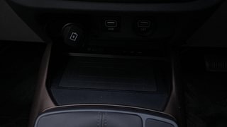 Used 2022 Hyundai Aura SX Plus 1.2 AMT Petrol Petrol Automatic top_features Wireless phone charging