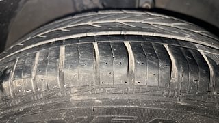 Used 2017 Volkswagen Ameo [2016-2020] Highline1.2L (P) Petrol Manual tyres RIGHT FRONT TYRE TREAD VIEW