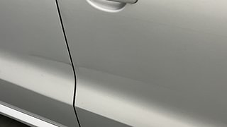 Used 2017 Volkswagen Ameo [2016-2020] Highline1.2L (P) Petrol Manual dents MINOR SCRATCH