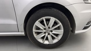 Used 2017 Volkswagen Ameo [2016-2020] Highline1.2L (P) Petrol Manual tyres RIGHT FRONT TYRE RIM VIEW