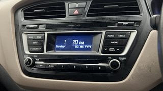 Used 2017 Hyundai Elite i20 [2014-2018] Sportz 1.2 Petrol Manual top_features Integrated (in-dash) music system