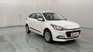 Used 2016 Hyundai Elite i20 [2014-2018] Sportz 1.2 Petrol Manual exterior RIGHT FRONT CORNER VIEW