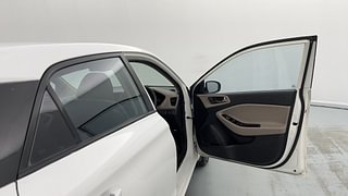 Used 2016 Hyundai Elite i20 [2014-2018] Sportz 1.2 Petrol Manual interior RIGHT FRONT DOOR OPEN VIEW
