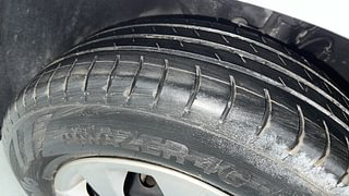 Used 2016 Hyundai Elite i20 [2014-2018] Sportz 1.2 Petrol Manual tyres LEFT FRONT TYRE TREAD VIEW