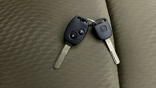Used 2016 Honda Amaze [2013-2016] 1.2 S i-VTEC Petrol Manual extra CAR KEY VIEW