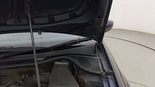 Used 2015 Volkswagen Polo [2015-2019] Comfortline 1.2L (P) Petrol Manual engine ENGINE LEFT SIDE HINGE & APRON VIEW