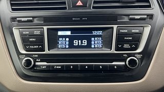 Used 2017 Hyundai Elite i20 [2014-2018] Sportz 1.2 Petrol Manual top_features Integrated (in-dash) music system