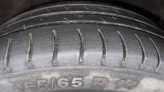 Used 2014 Hyundai Grand i10 [2013-2017] Sportz AT 1.2 Kappa VTVT Petrol Automatic tyres RIGHT FRONT TYRE TREAD VIEW