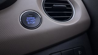 Used 2014 Hyundai Grand i10 [2013-2017] Sportz AT 1.2 Kappa VTVT Petrol Automatic top_features Keyless start