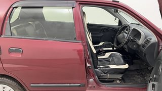 Used 2010 Maruti Suzuki Alto [2010-2013] LXI Petrol Manual interior RIGHT SIDE FRONT DOOR CABIN VIEW